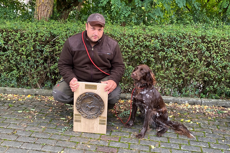 13   Suchensieger Cora Von Den Hassbergen Geführt Von Christian Seelmann